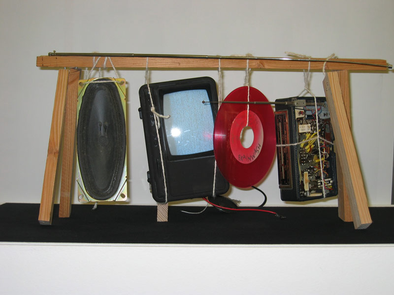 Kryptische Konzepte: Es ist mir schon wieder misslungen – Kunstwerke zum Thema RAF